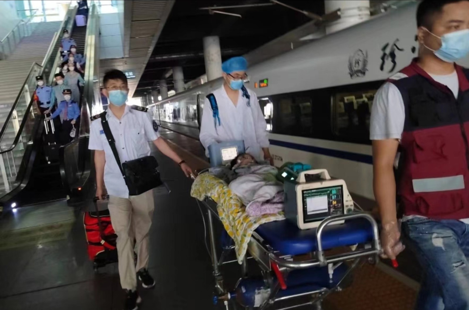 承德县高铁转运公司